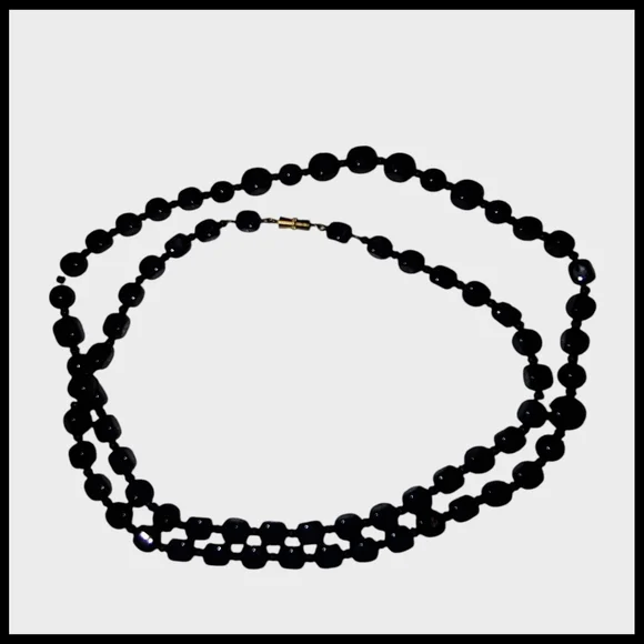 Classic Navy Beaded Long Necklace - Vintage - Picture 8 of 12